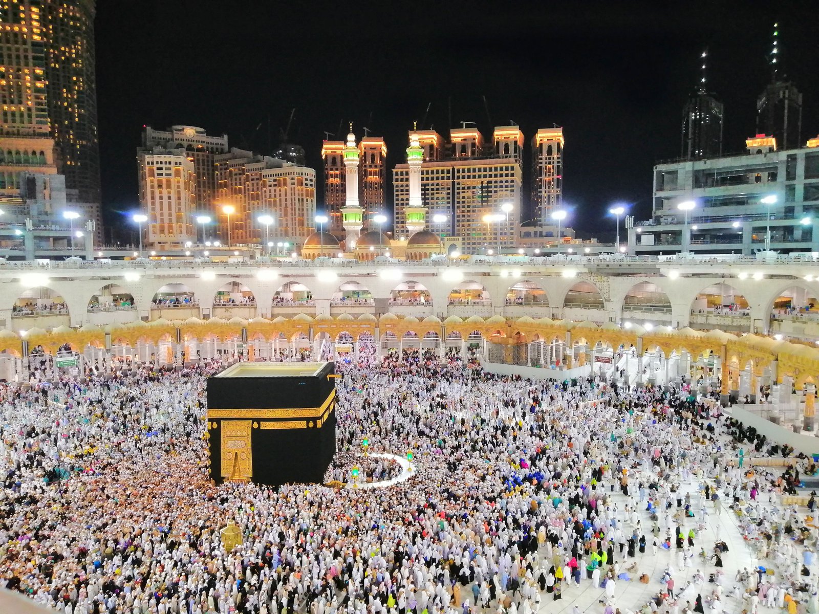 5 Star 14 Nights April 2027 VIP Umrah Package